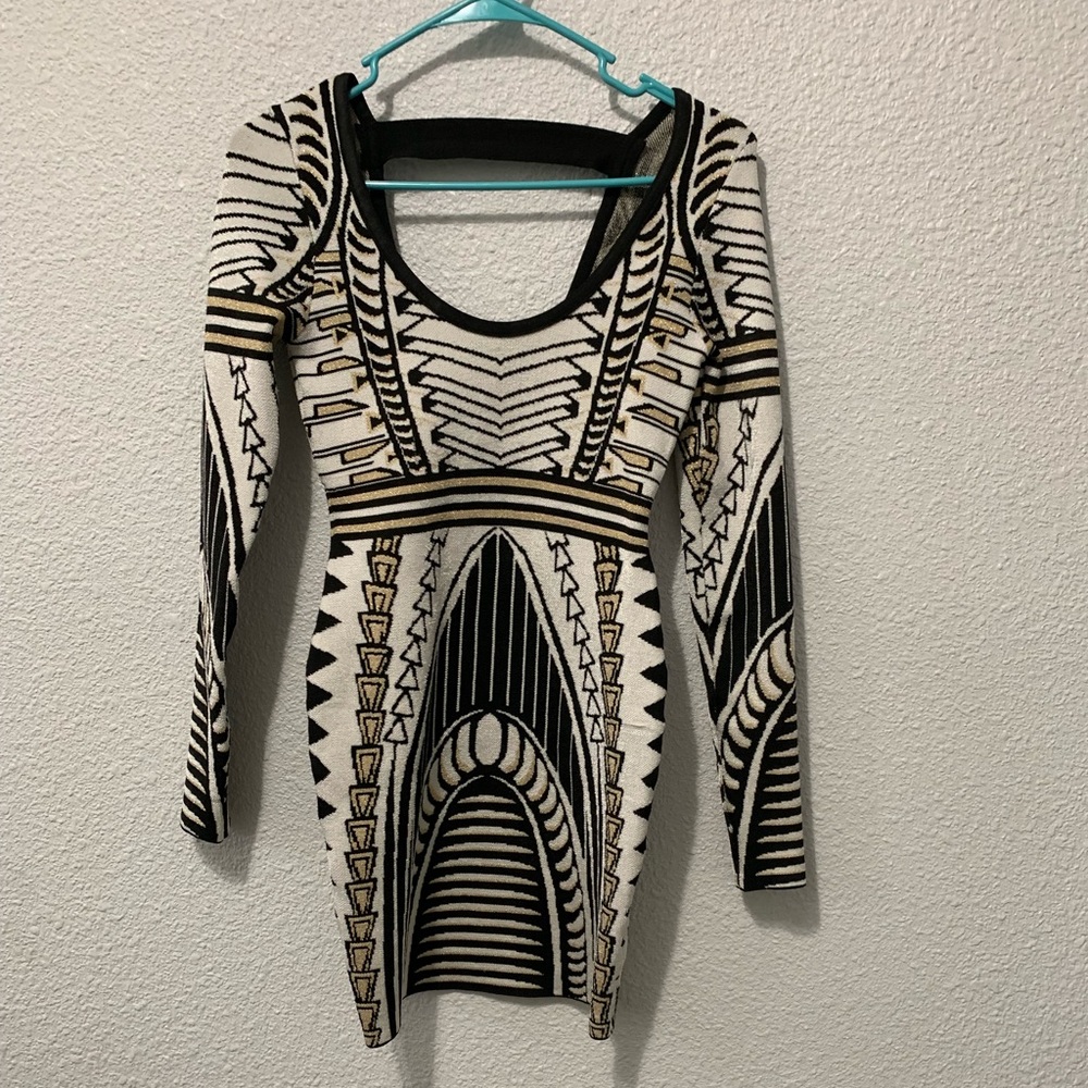 Long sleeve short dress